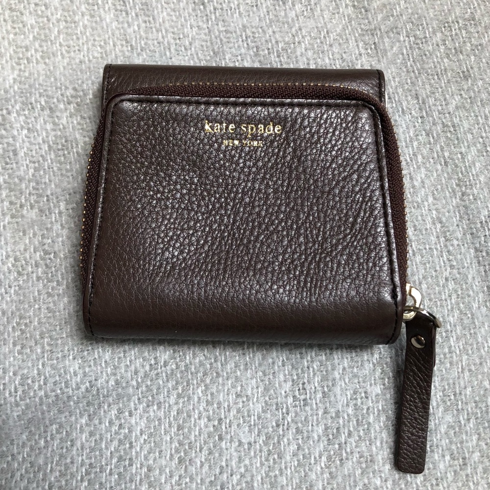 KATE SPADE SPACIOUS WALLET